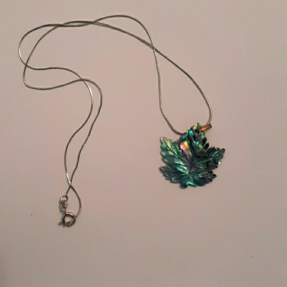Leaf necklace and chain